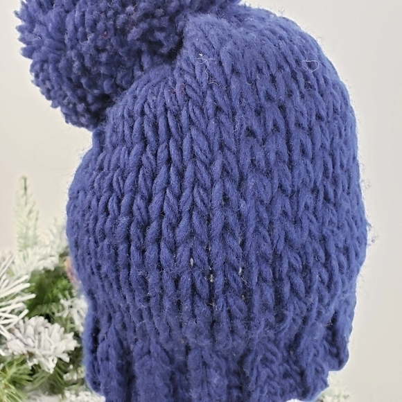 HAND Crafted Knit Navy Blue Pom Pom Beanie Hat…‎ - Picture 3 of 8